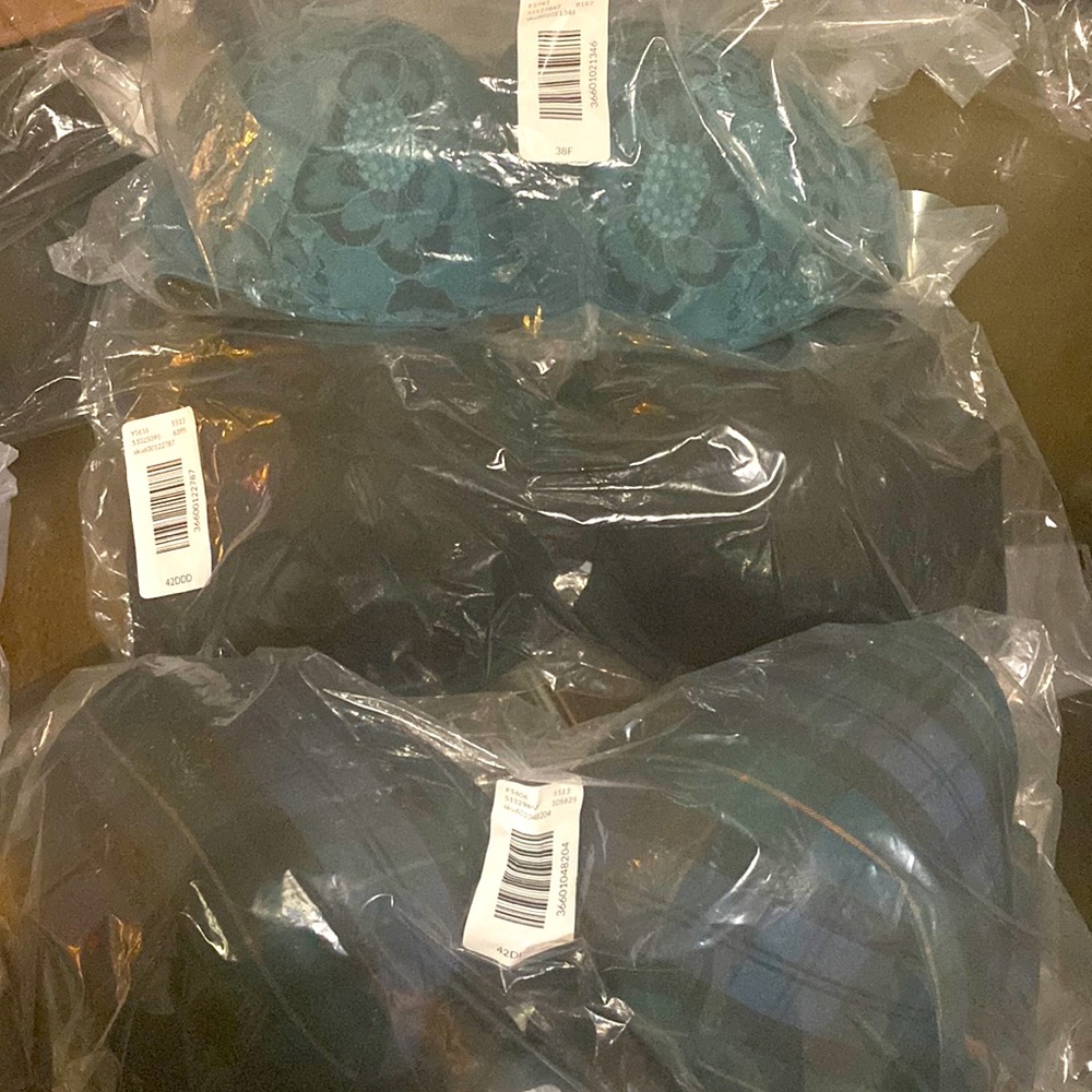 Hello I have brand new women bras for sell… 42DDD very comfy